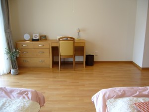 夫婦部屋　ベッドからの目線